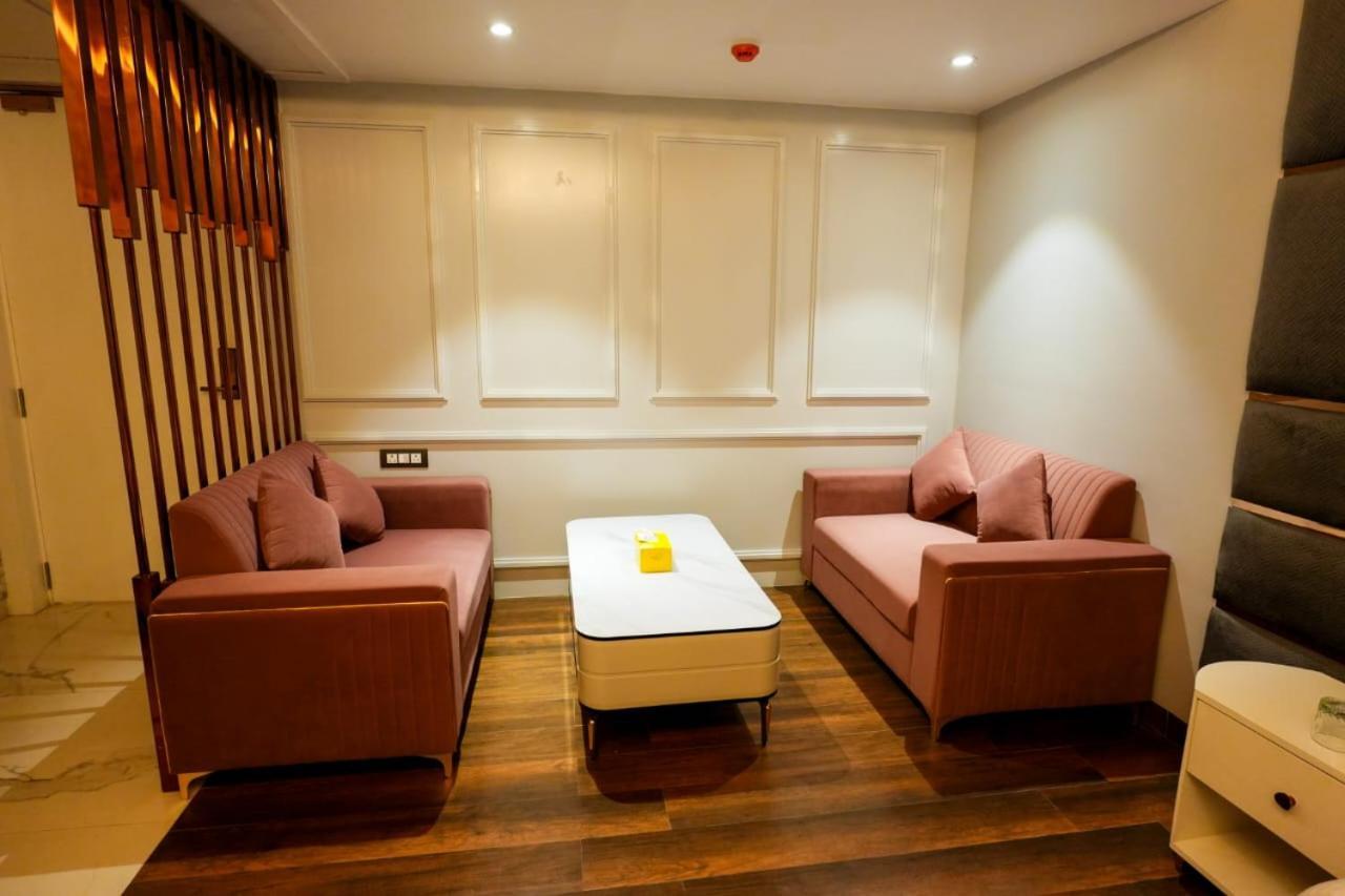 Hotel Adsan Heights Gajraula Εξωτερικό φωτογραφία
