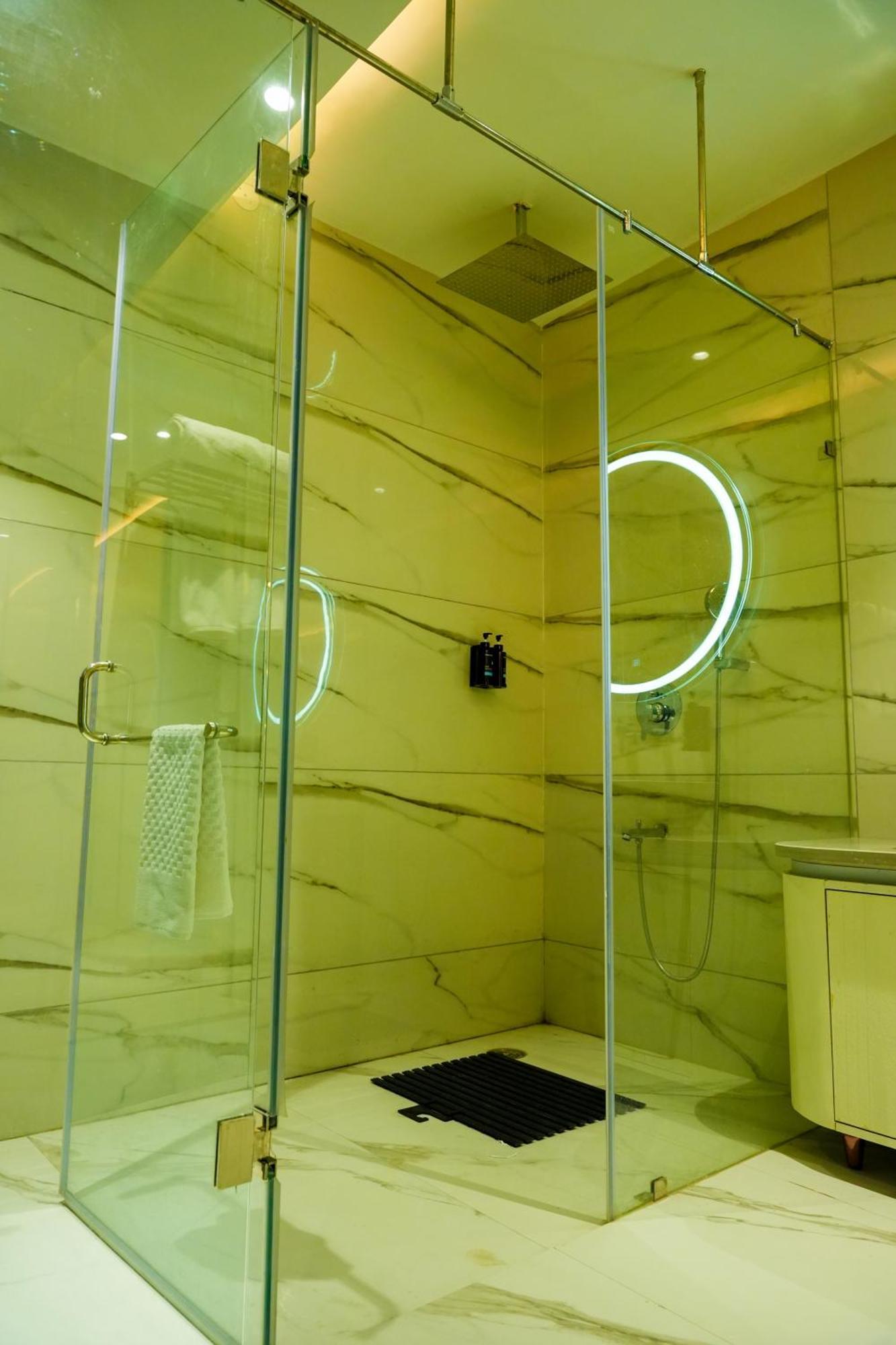 Hotel Adsan Heights Gajraula Εξωτερικό φωτογραφία