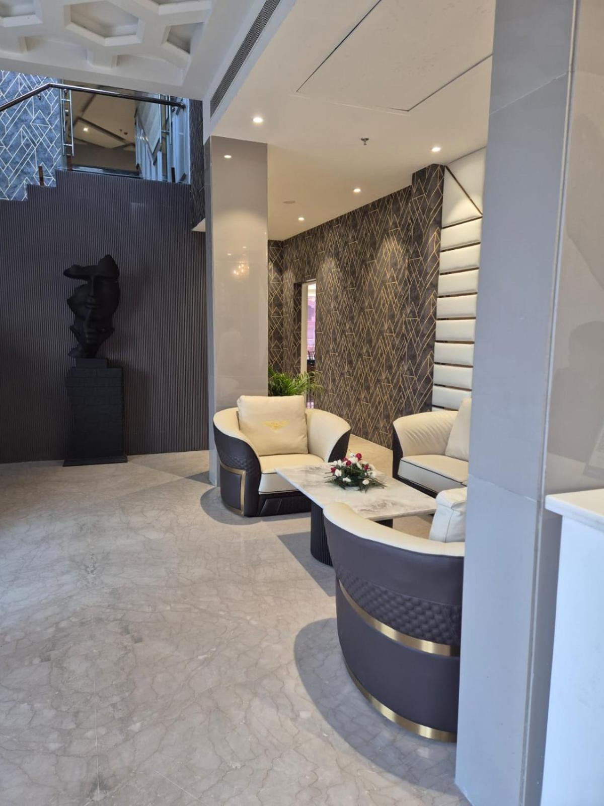 Hotel Adsan Heights Gajraula Εξωτερικό φωτογραφία
